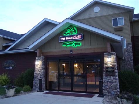 Grand rapids mn restaurants - Looking for a cozy and friendly place to enjoy delicious food and drinks in Grand Rapids, MN? Check out The Pickled Loon Saloon of Grand Rapids, a family-owned restaurant that serves breakfast, lunch and dinner with a variety of options. See what other customers have to say about their experience and menu on Yelp.